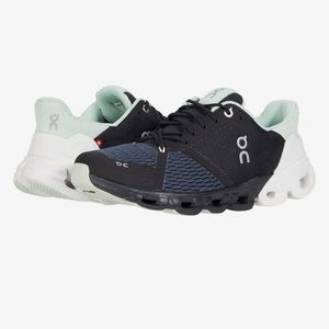 Women’s Cloud Flyer Size 9.5. Black/White/Teal